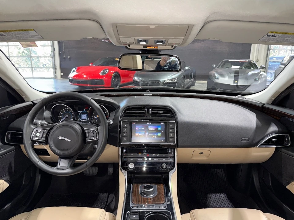 2017 Jaguar XE - Image 8 of 12