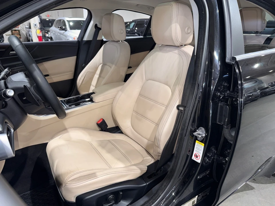 2017 Jaguar XE - Image 9 of 12