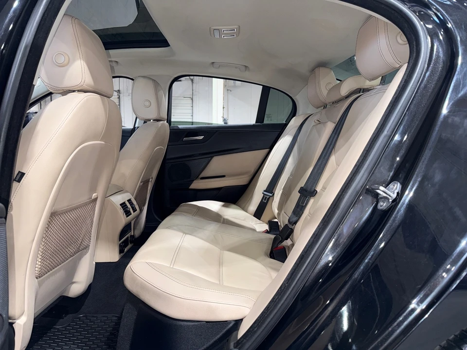 2017 Jaguar XE - Image 12 of 12