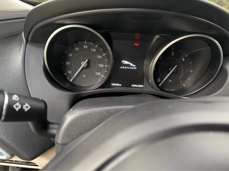 2017 Jaguar XE - Image 9 of 15