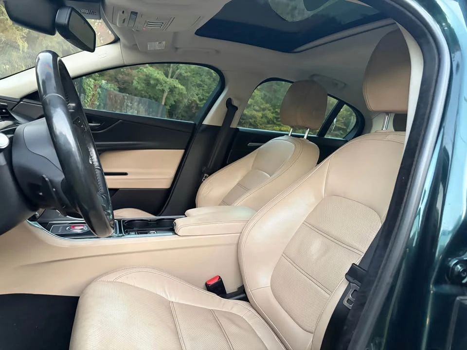 2017 Jaguar XE - Image 6 of 15