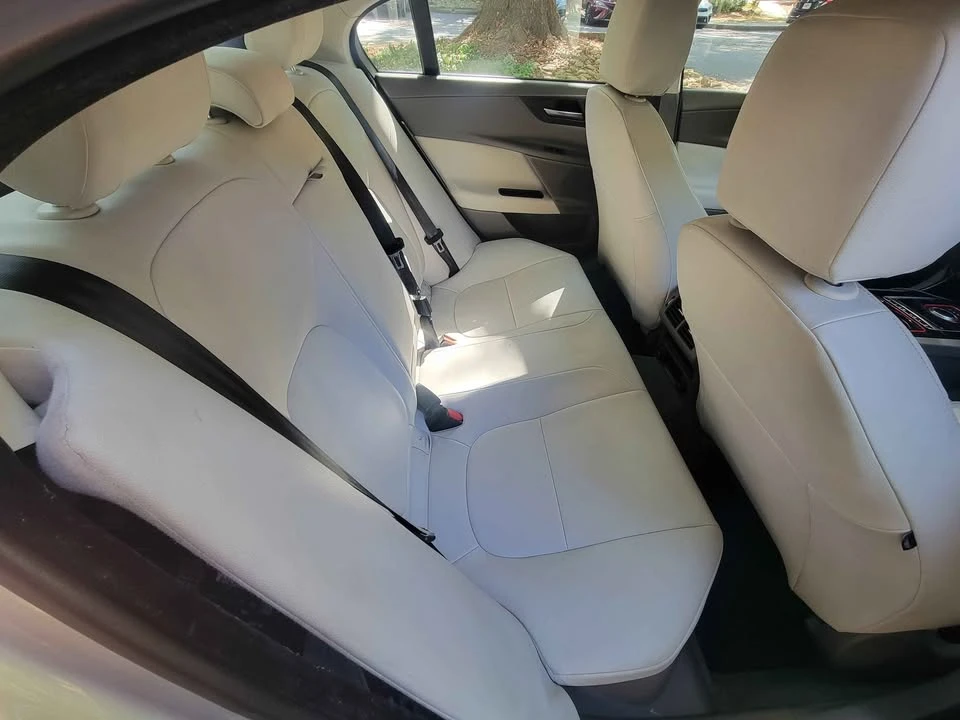 2017 Jaguar XE - Image 3 of 11