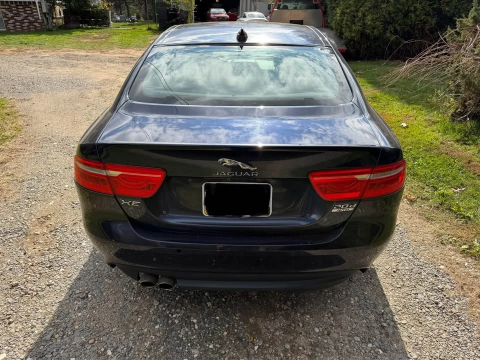 2017 Jaguar XE - Image 2 of 4