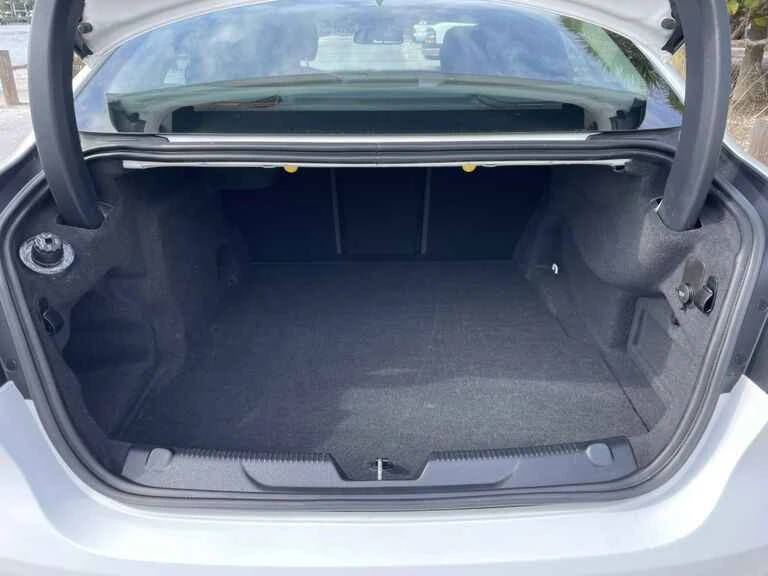 2017 Jaguar XE - Image 6 of 20