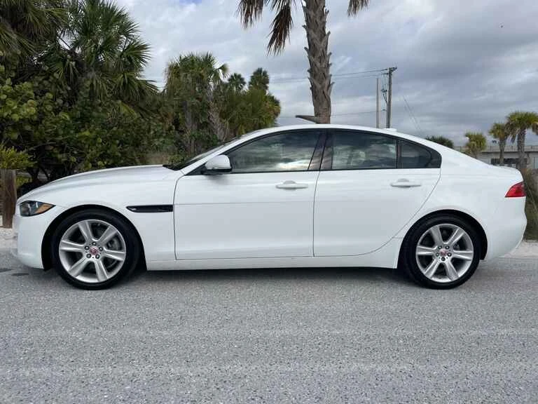2017 Jaguar XE - Image 3 of 20