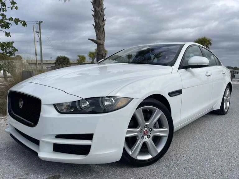 2017 Jaguar XE - Image 17 of 20