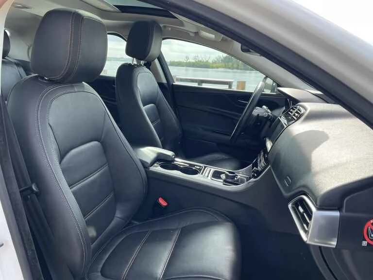 2017 Jaguar XE - Image 2 of 20