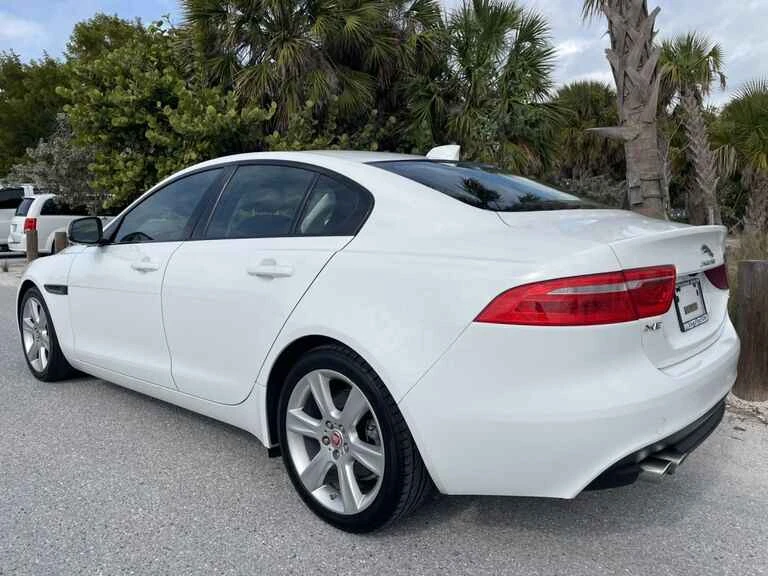 2017 Jaguar XE - Image 13 of 20