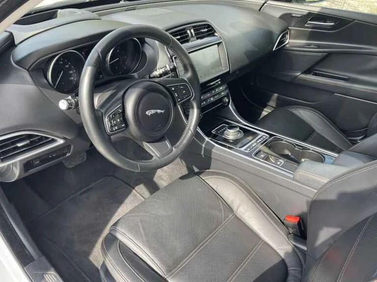 2017 Jaguar XE - Image 12 of 20