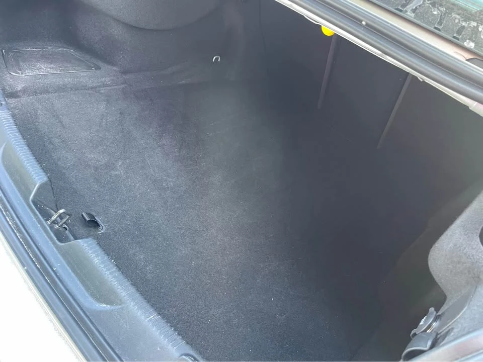 2017 Jaguar XE - Image 12 of 12