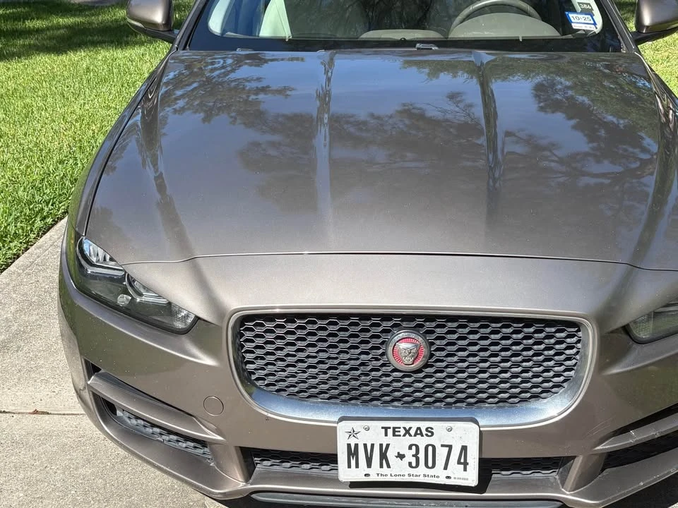 2017 Jaguar XE - Image 2 of 10