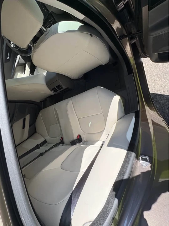 2017 Jaguar XE - Image 8 of 10