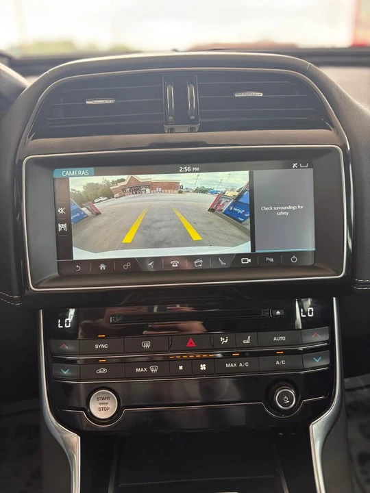 2017 Jaguar XE - Image 12 of 20