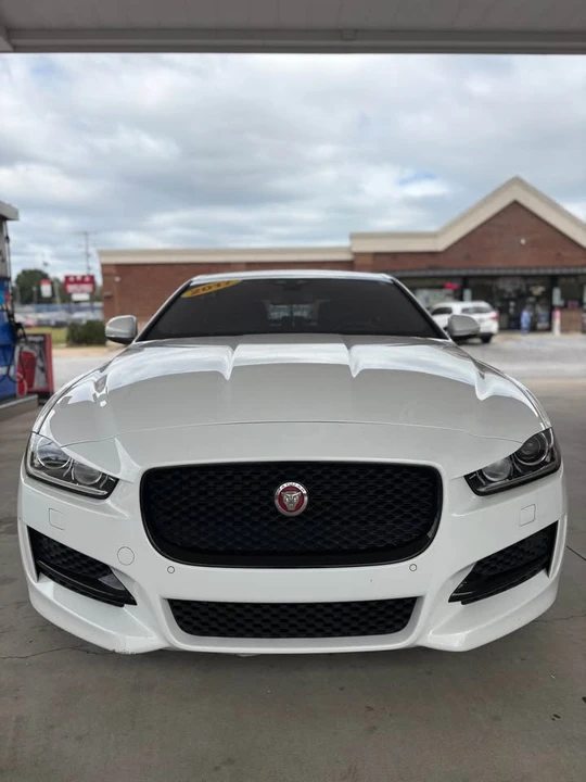 2017 Jaguar XE - Image 2 of 20
