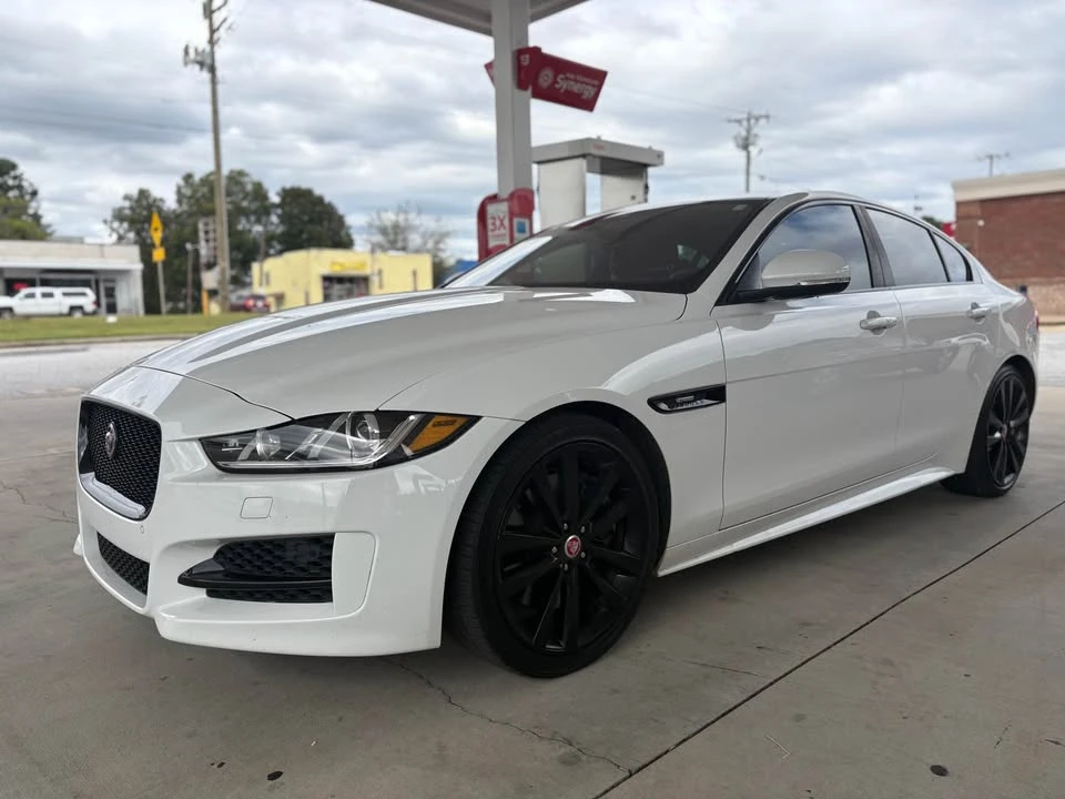 2017 Jaguar XE - Image 3 of 20