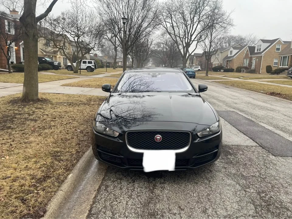 2017 Jaguar XE - Image 2 of 14