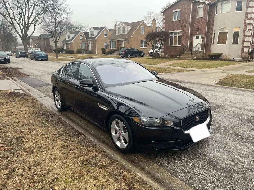 2017 Jaguar XE - Image 3 of 14