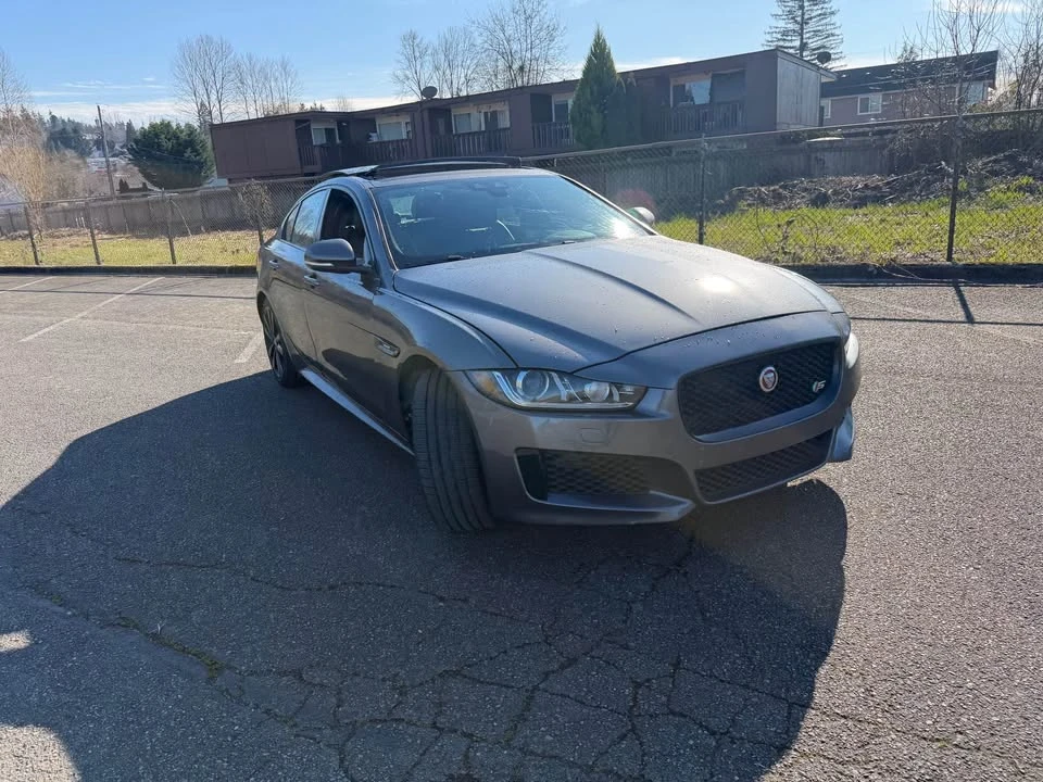 2017 Jaguar XE - Image 6 of 20