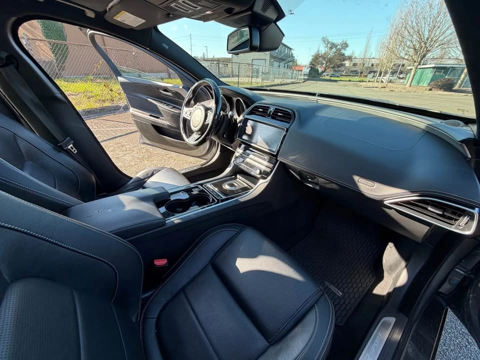 2017 Jaguar XE - Image 14 of 20