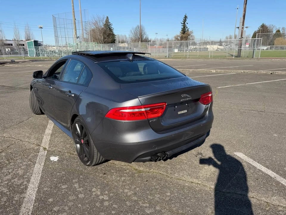 2017 Jaguar XE - Image 7 of 20