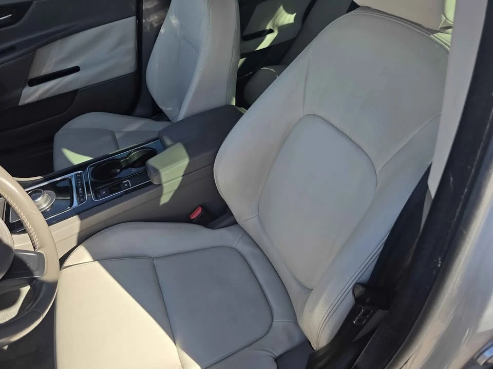 2017 Jaguar XE - Image 16 of 20