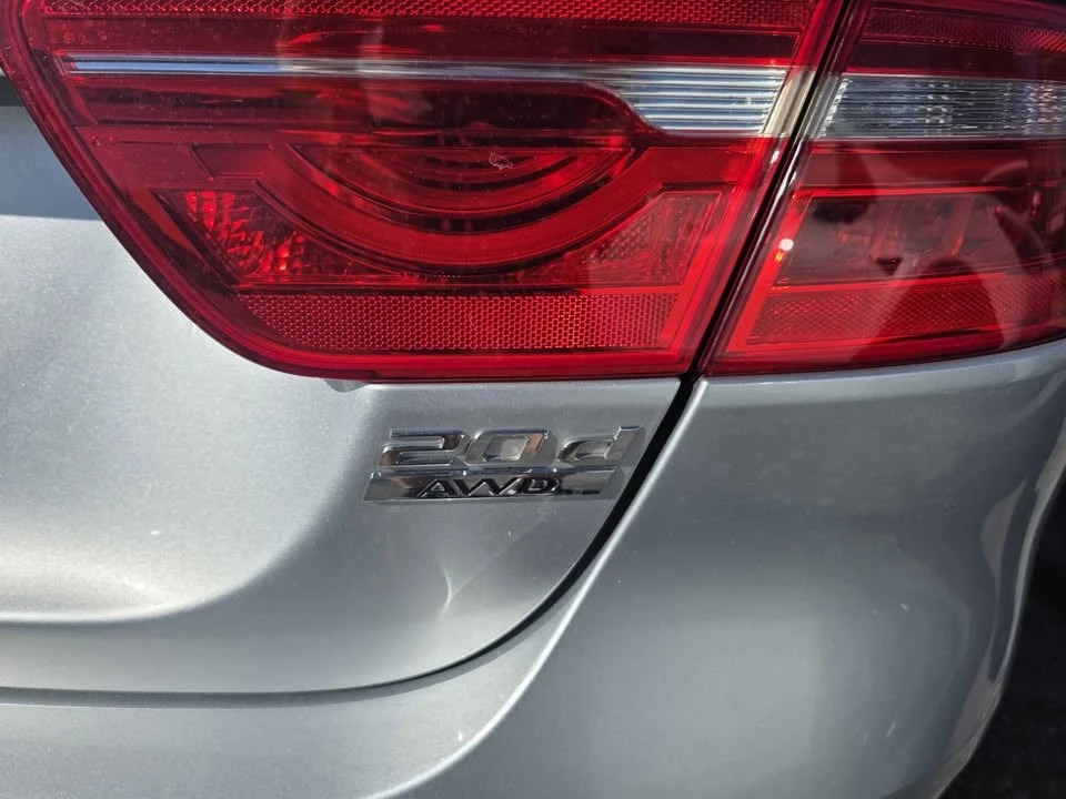 2017 Jaguar XE - Image 5 of 20