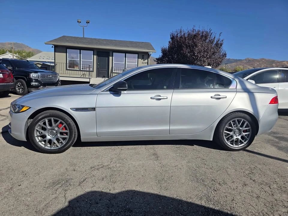 2017 Jaguar XE - Image 2 of 20
