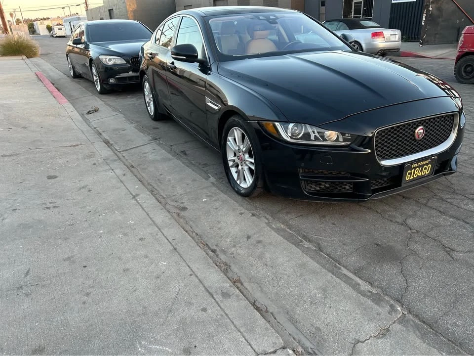 2017 Jaguar XE - Image 6 of 8