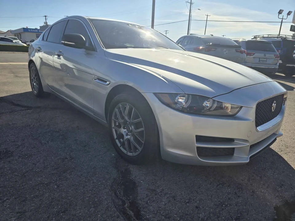 2017 Jaguar XE - Image 8 of 20