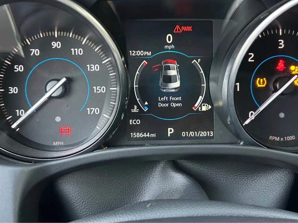 2017 Jaguar XE - Image 8 of 8
