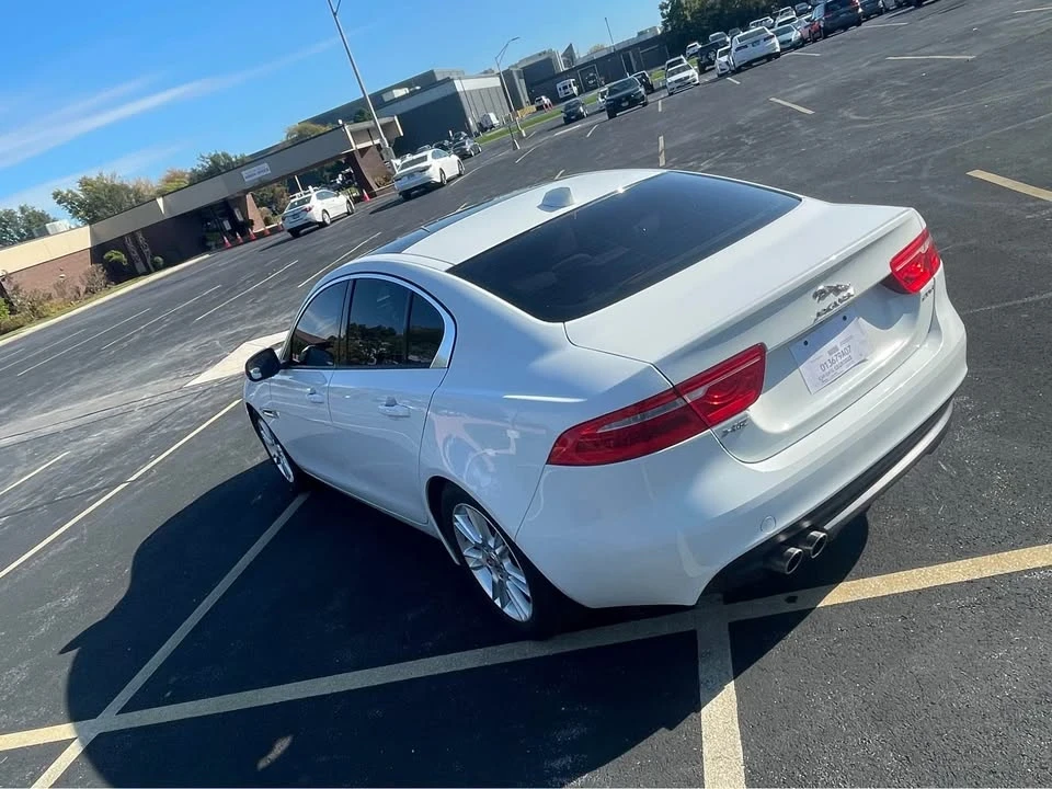 2017 Jaguar XE - Image 8 of 13