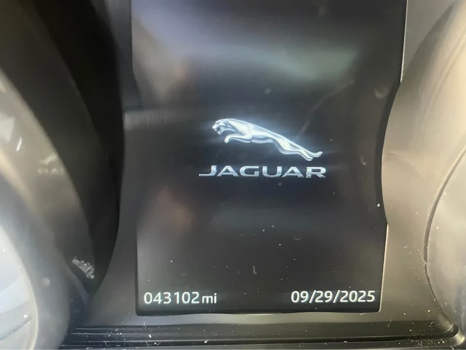 2017 Jaguar XE - Image 13 of 13