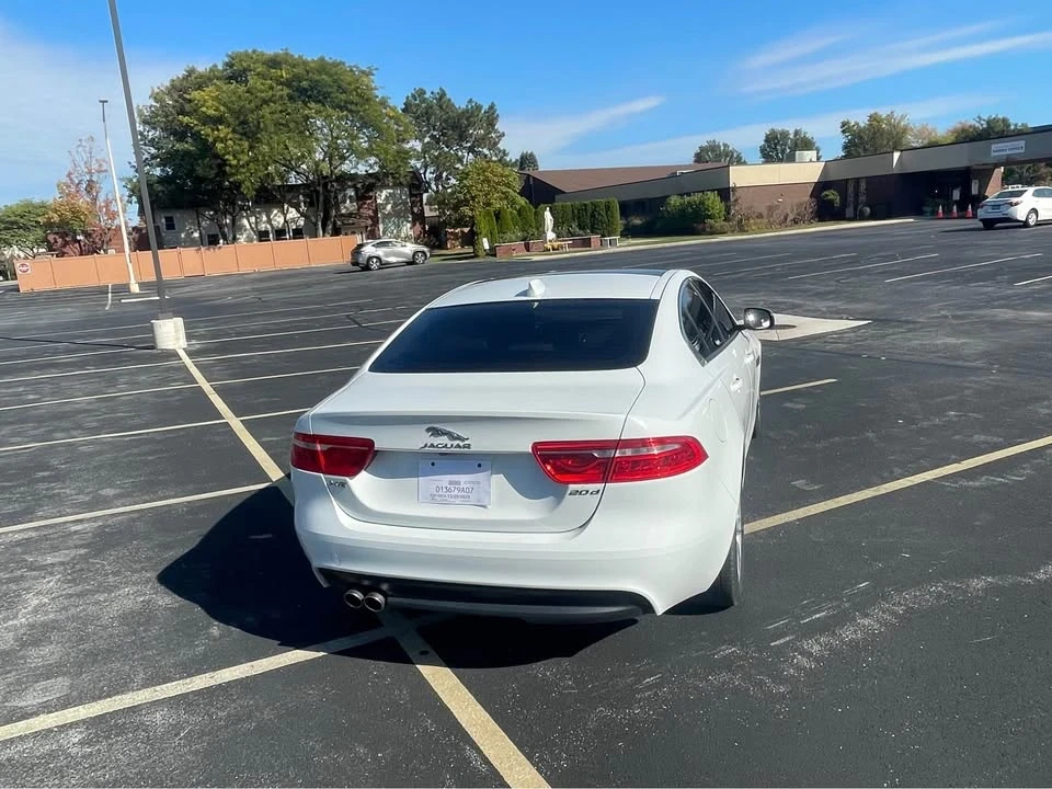 2017 Jaguar XE - Image 7 of 13