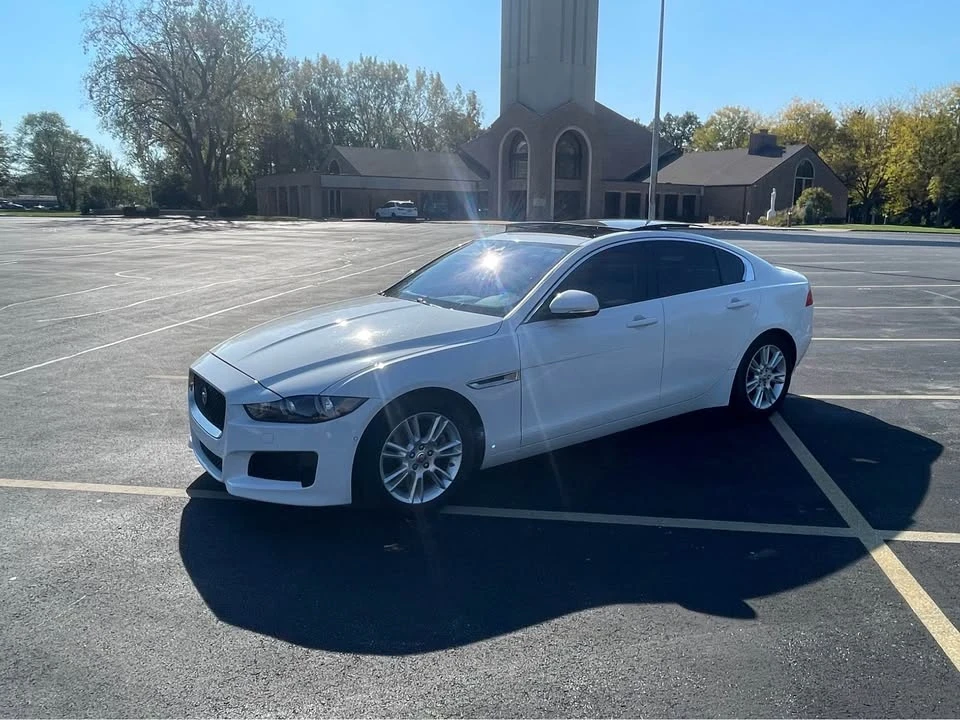 2017 Jaguar XE - Image 2 of 13
