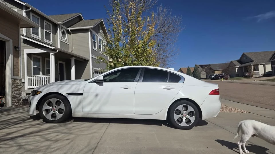 2017 Jaguar XE - Image 3 of 10