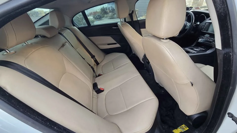 2017 Jaguar XE - Image 10 of 10