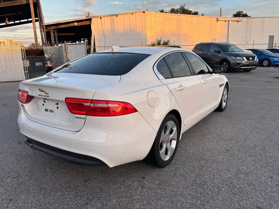 2017 Jaguar XE - Image 5 of 14
