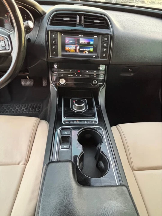 2017 Jaguar XE - Image 12 of 14
