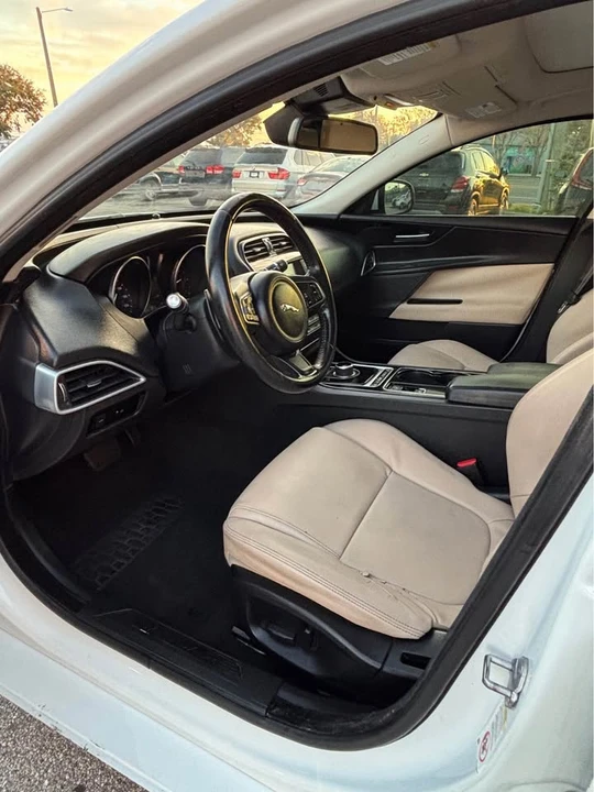 2017 Jaguar XE - Image 9 of 14
