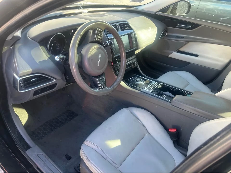 2017 Jaguar XE - Image 2 of 7