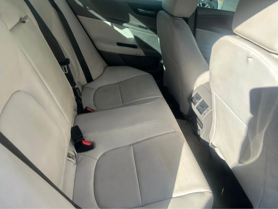2017 Jaguar XE - Image 6 of 7