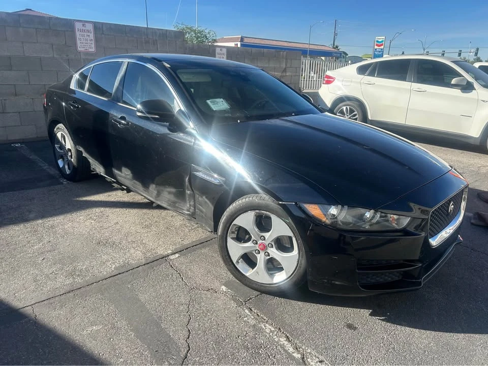 2017 Jaguar XE - Image 3 of 7