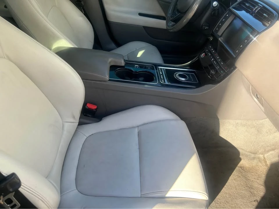 2017 Jaguar XE - Image 5 of 7