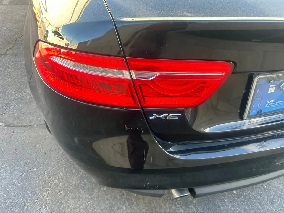 2017 Jaguar XE - Image 7 of 7