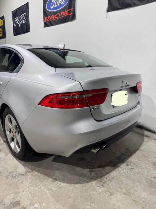 2017 Jaguar XE - Image 2 of 8
