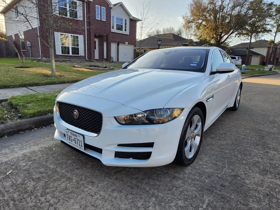 2017 Jaguar XE - Image 4 of 20