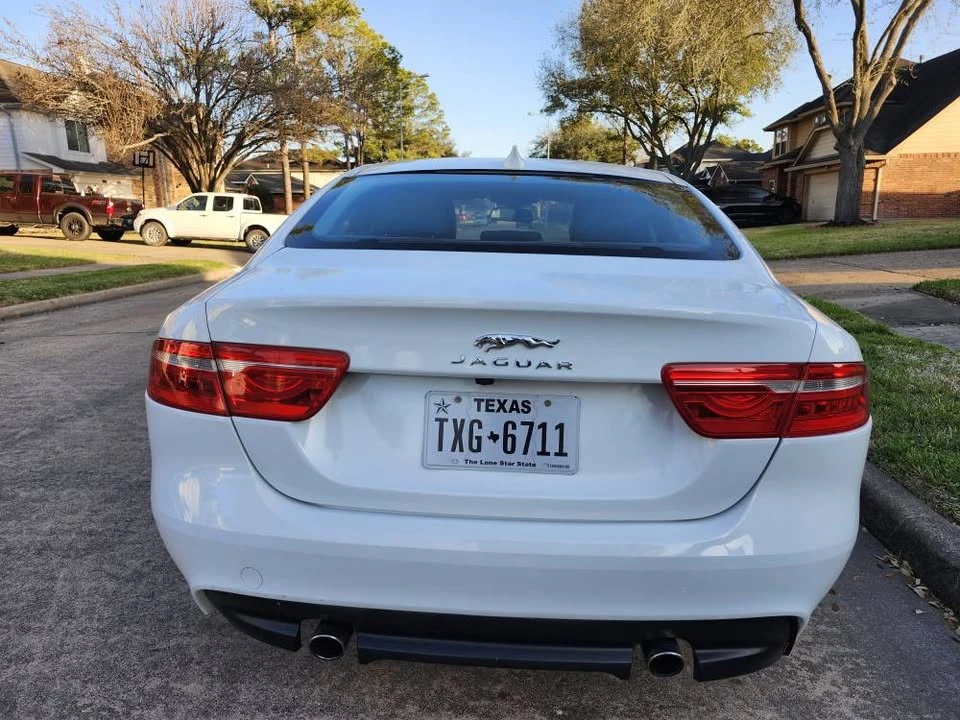 2017 Jaguar XE - Image 13 of 20