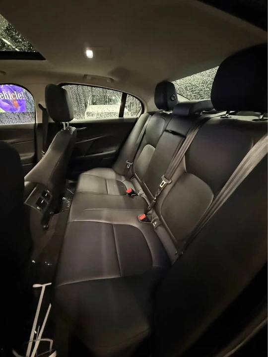 2017 Jaguar XE - Image 8 of 8