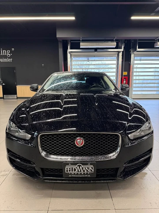 2017 Jaguar XE - Image 2 of 8