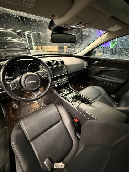 2017 Jaguar XE - Image 7 of 8